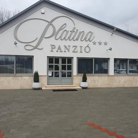 Platina Panzio*** Bed & Breakfast Ujhartyan Luaran gambar
